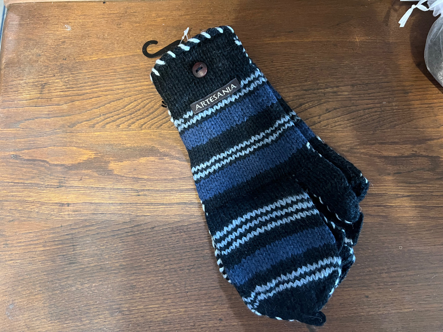 Alpaca Text Mitten