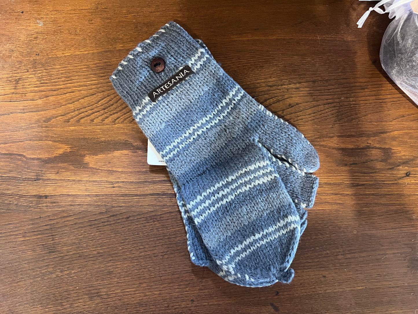 Alpaca Text Mitten